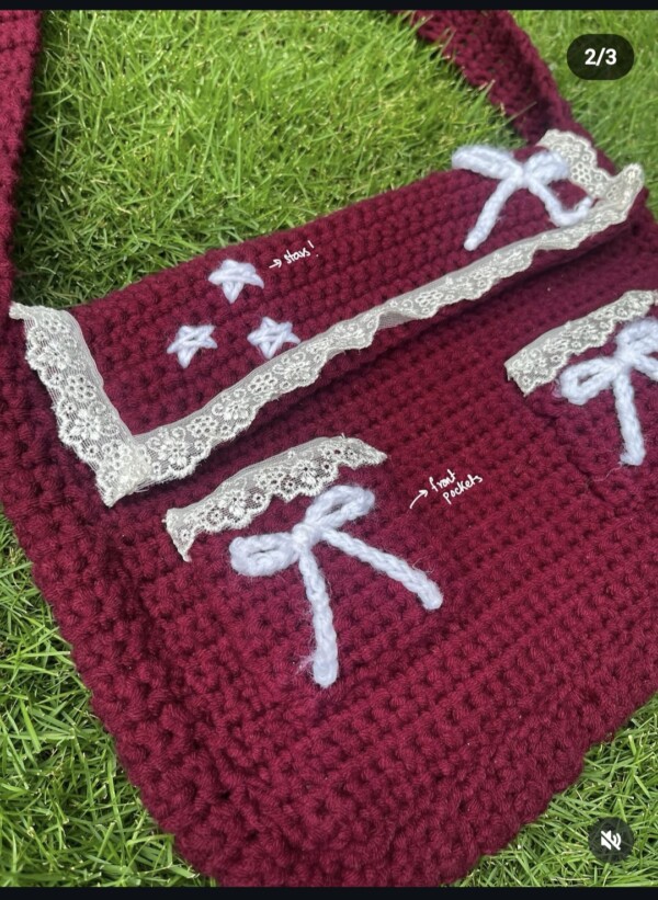 Crochet messenger bag