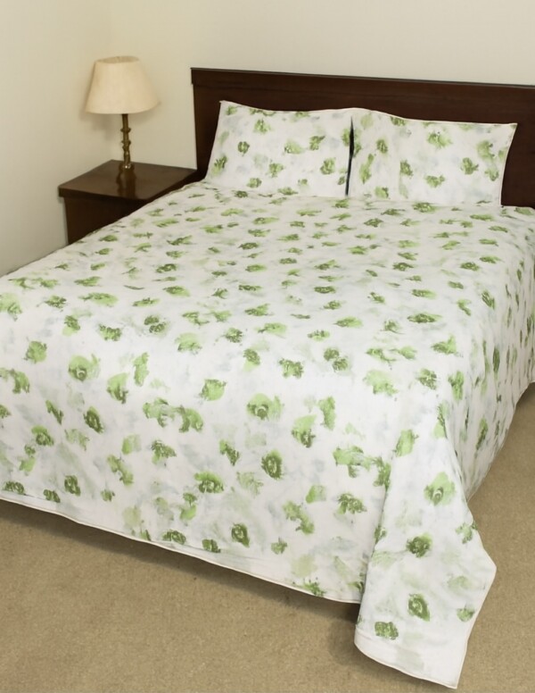 HIthread Bedsheet with Two Pillow Covers