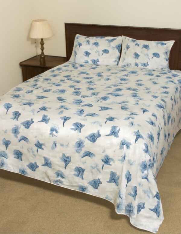 HIthread Bedsheet with Two Pillow Covers
