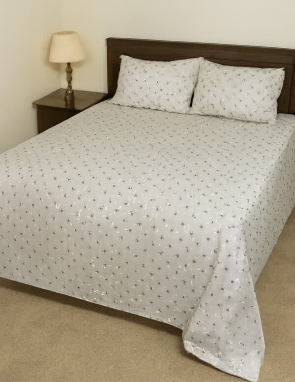 HIthread Bedsheet with Two Pillow Covers