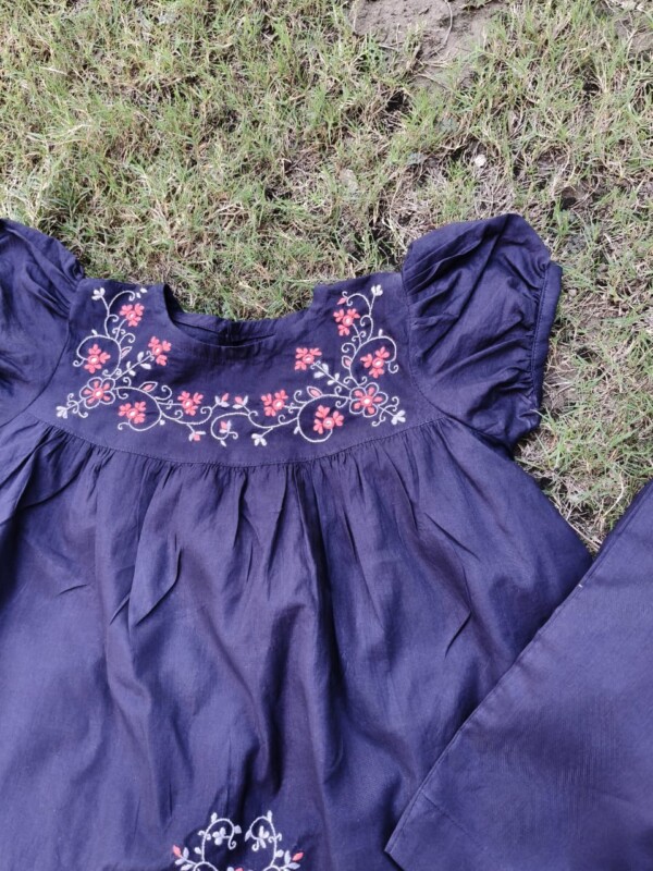 Kids handmade dress - Image 2